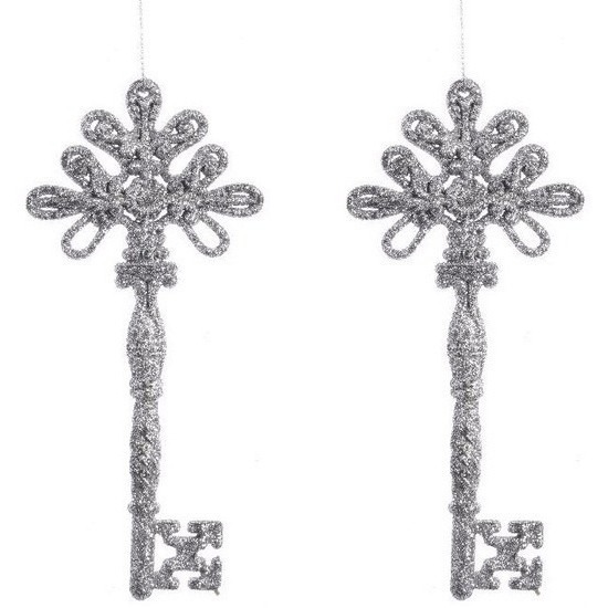 2x Kerstboom decoratie sleutels zilver 17 cm met glitters