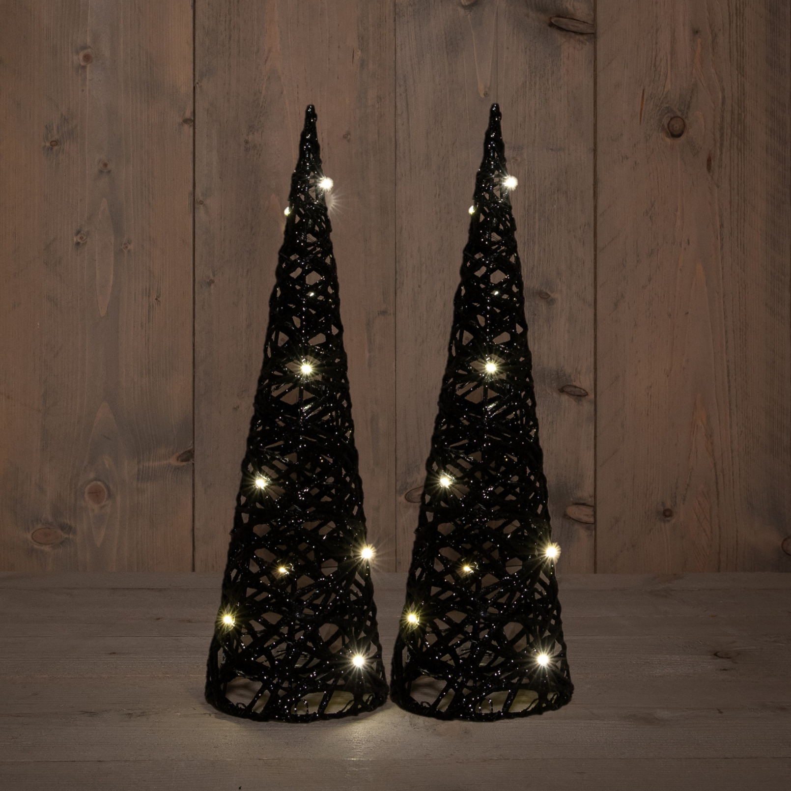 LED kegel kerstboom lampen 2x zwart kunststof D12,5 x H40 cm glitter