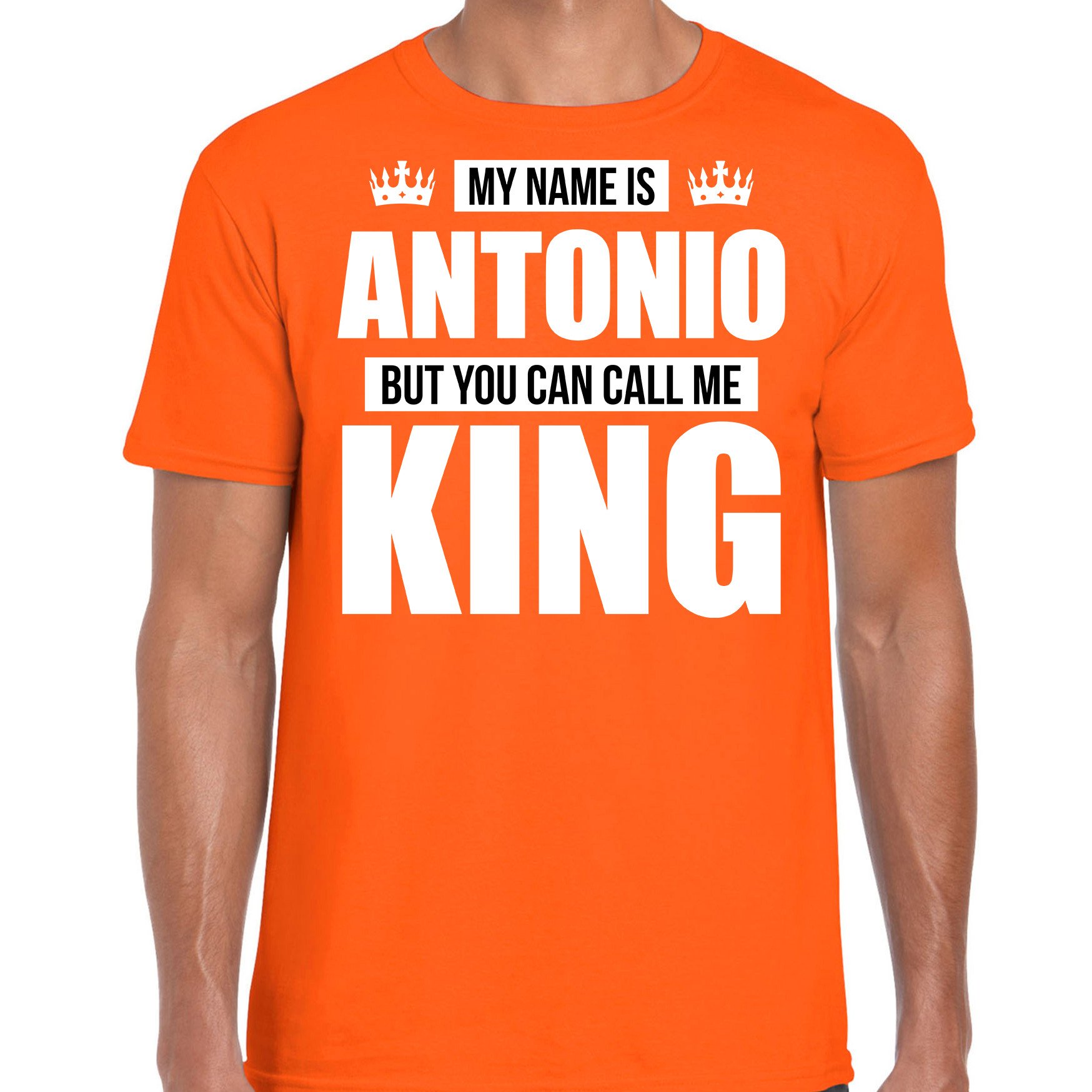 Naam cadeau t-shirt my name is Antonio but you can call me King oranje voor heren