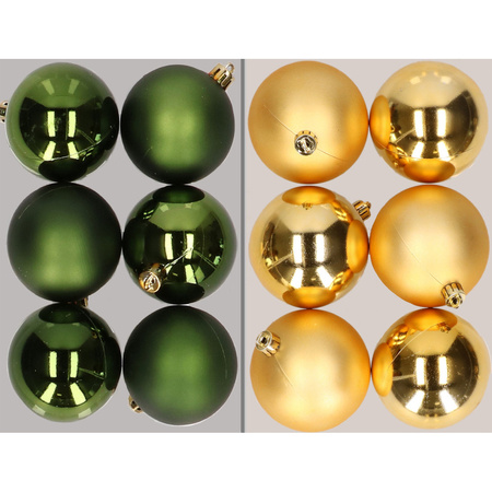 12x stuks kunststof kerstballen mix van donkergroen en goud 8 cm