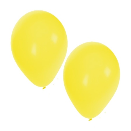 Gele versiering 15 ballonnen en 2 vlaggenlijnen