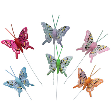 24x stuks decoratie vlinders op draad gekleurd - 5 cm
