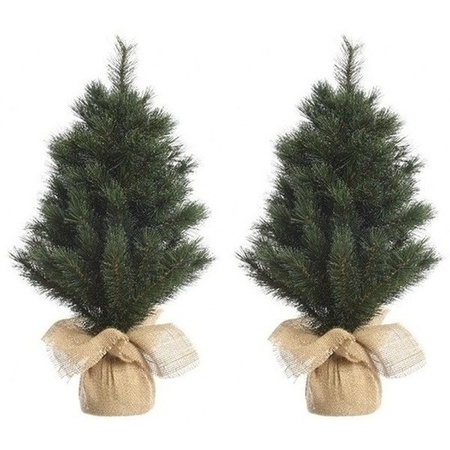 2x Groene kunst kerstbomen 45 cm met jute zak/kluit