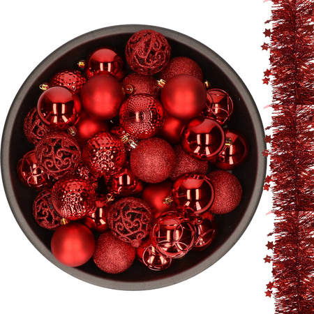 37x pcs plastic christmas baubles 6 cm and foil garland red