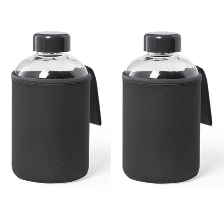 4x Stuks glazen waterfles/drinkfles met zwarte softshell bescherm hoes 600 ml