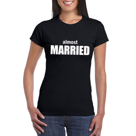 Almost Married tekst t-shirt zwart dames