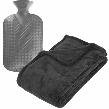 Fleece blanket/plaid Darkgrey 130 x 180 cm and a hot water bottle 2 liter