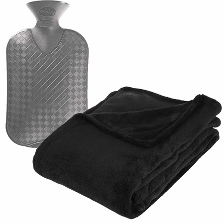 Fleece deken/plaid Zwart 130 x 180 cm en een warmwater kruik 2 liter