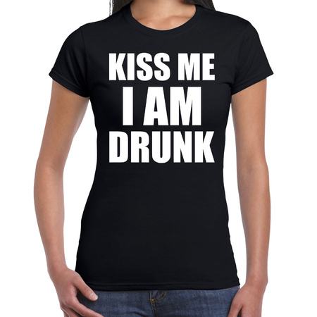 Fun t-shirt kiss me I am drunk zwart voor dames