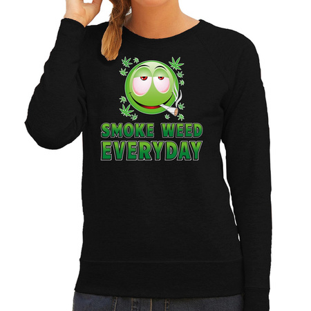 Funny emoticon sweater Smoke weed every day zwart dames