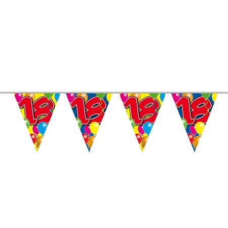 Verjaardag feestversiering 18 jaar PARTY letters en 16x ballonnen met 2x plastic vlaggetjes