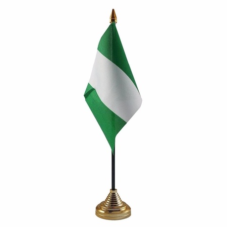 Nigeria tafelvlaggetje 10 x 15 cm met standaard