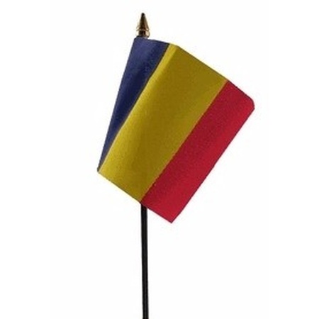 2x stuks Roemenie tafelvlaggetjes 10 x 15 cm met standaard