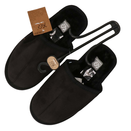Black fur slippers for women